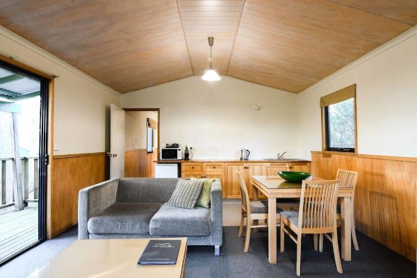 Cradle Mountain Wilderness Village (Lorinna)